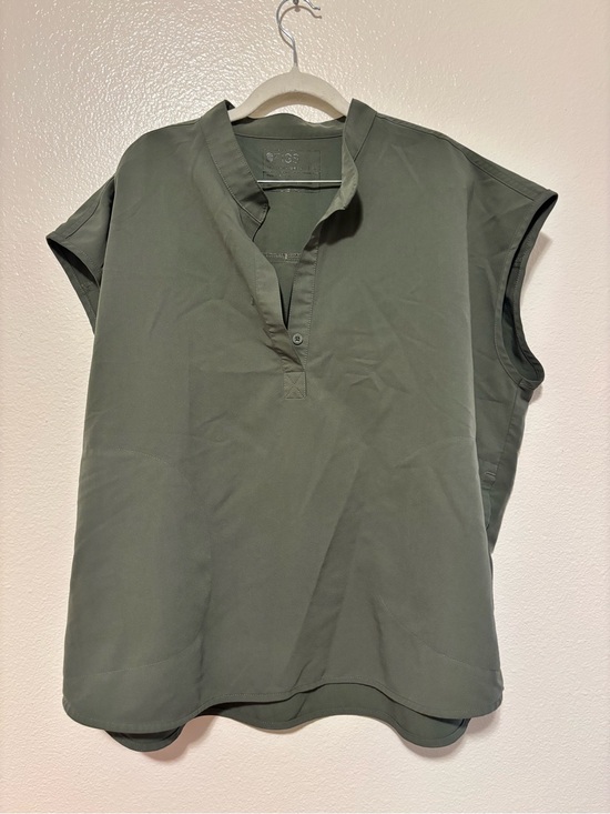 Figs Tops - Figs scrubs xl top, 3 xl bottom